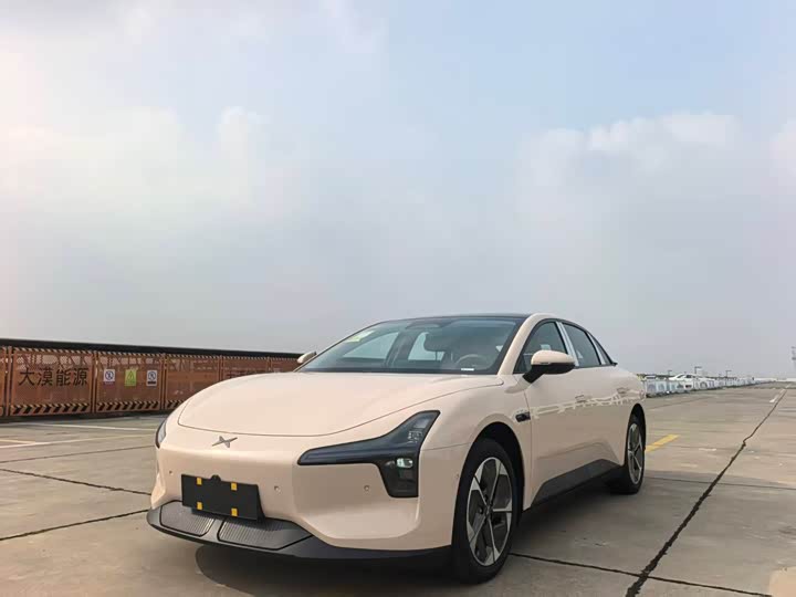 Фото 1 - XPeng Mona M03