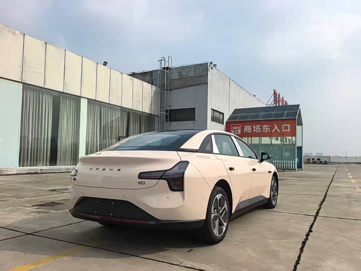 Фото 4 - XPeng Mona M03