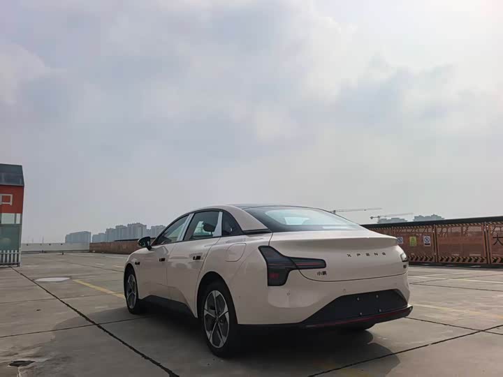 Фото 6 - XPeng Mona M03