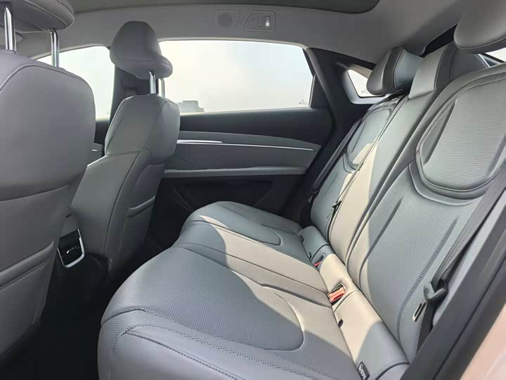 Фото 9 - XPeng Mona M03