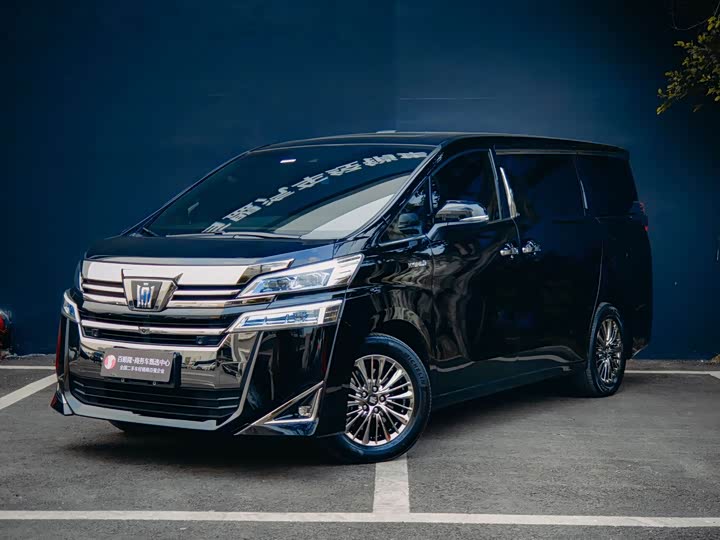 Фото 1 - Toyota Vellfire
