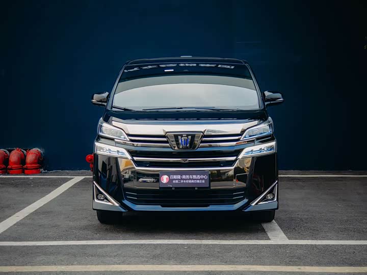 Фото 2 - Toyota Vellfire