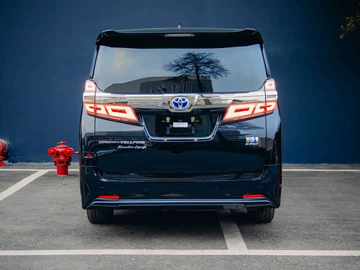 Фото 7 - Toyota Vellfire