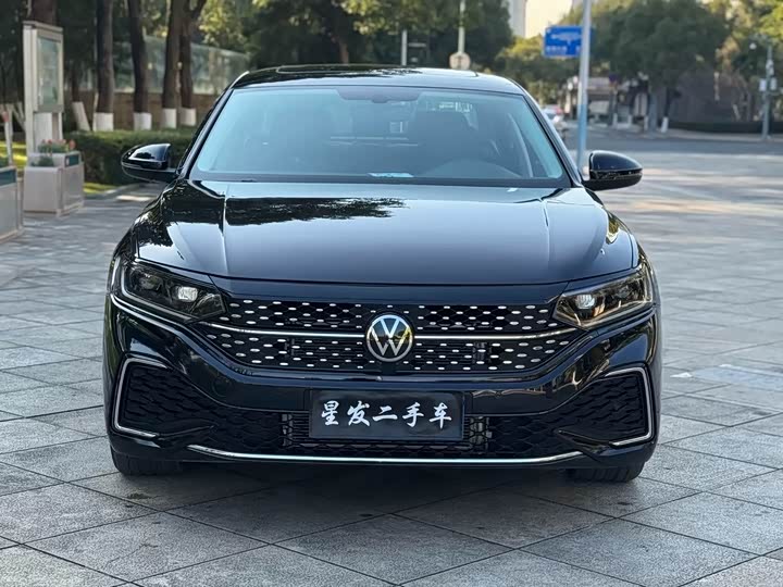 Фото 2 - Volkswagen Passat