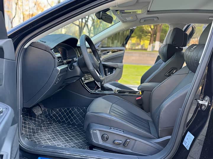 Фото 4 - Volkswagen Passat