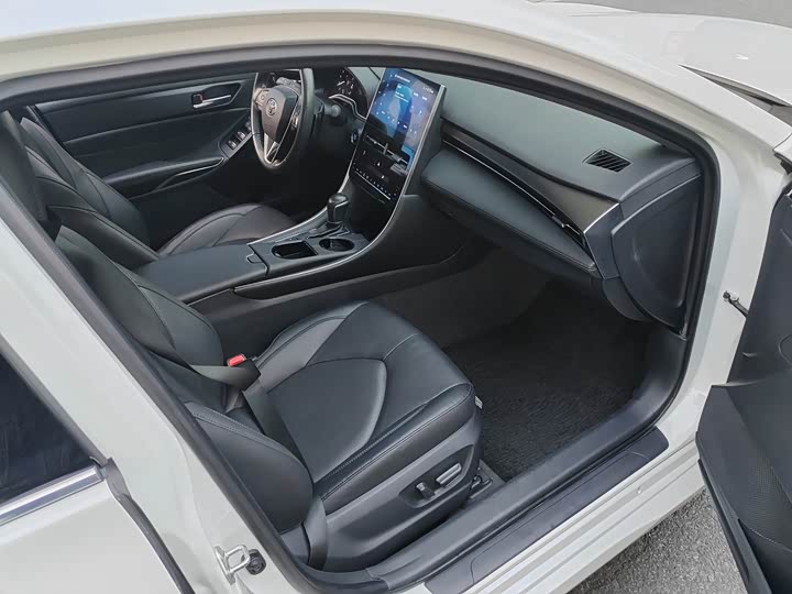 Фото 9 - Toyota Avalon