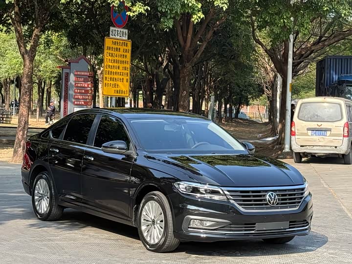 Фото 3 - Volkswagen Lavida