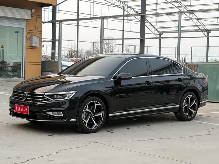 Фото 1 - Volkswagen Magotan