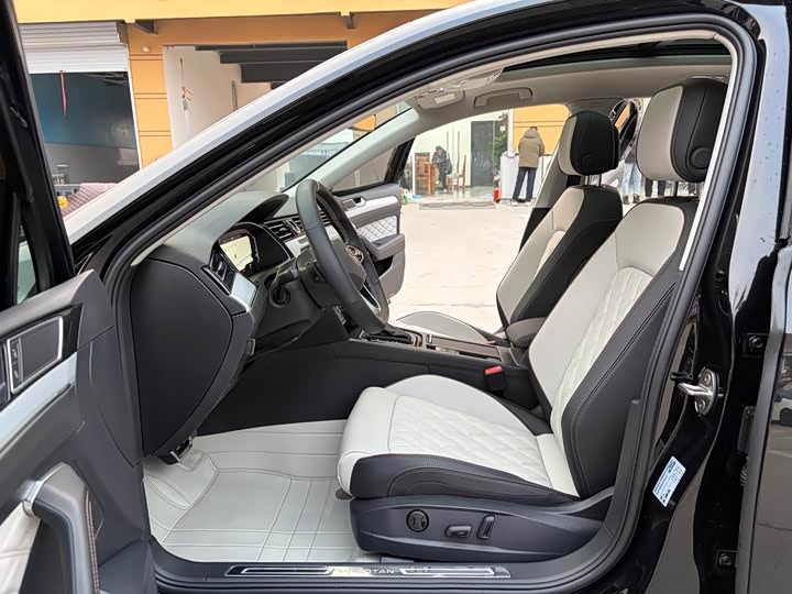 Фото 5 - Volkswagen Magotan