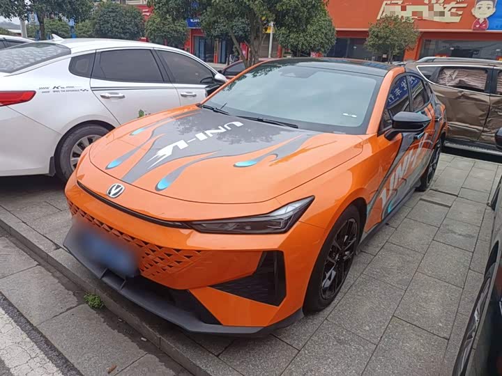 Фото 2 - Changan UNI-V