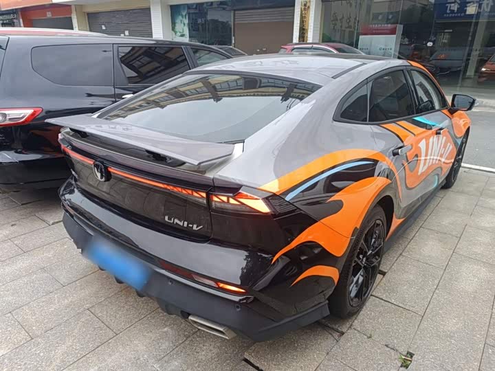 Фото 7 - Changan UNI-V