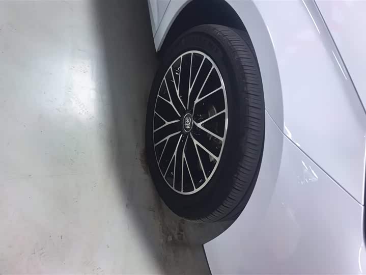 Фото 6 - BYD Qin L