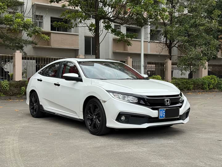Фото 2 - Honda Civic