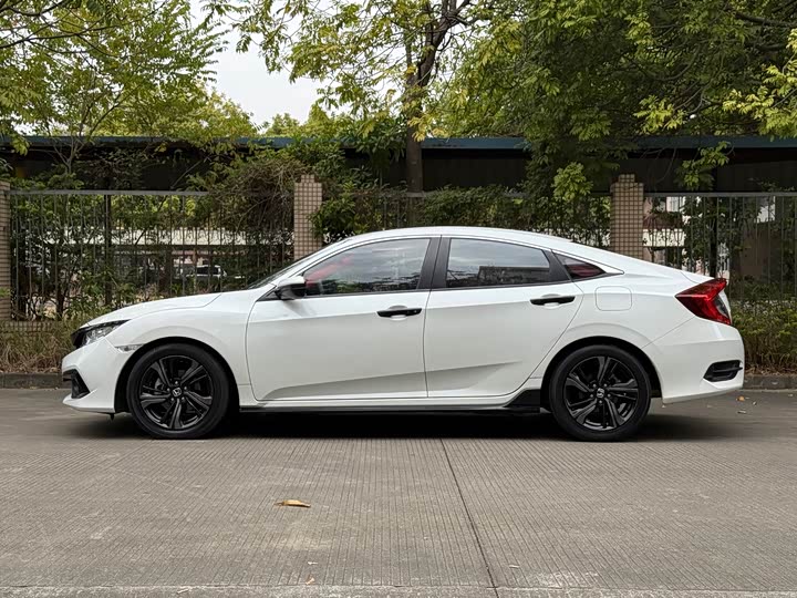 Фото 3 - Honda Civic