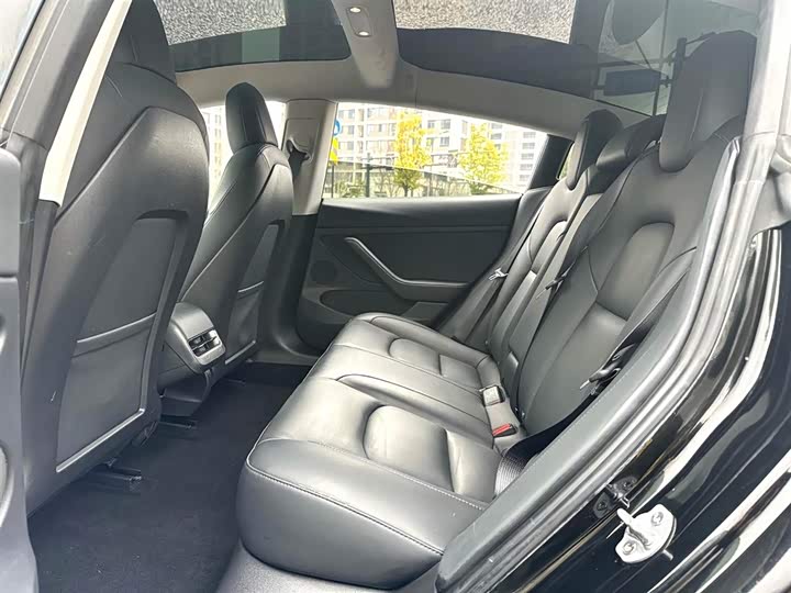 Фото 5 - Tesla Model 3