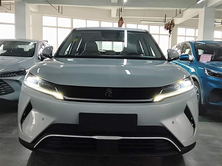 Фото 3 - BYD Yuan Up