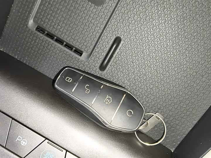 Фото 9 - BYD Yuan Up