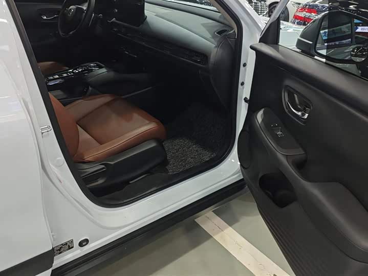 Фото 8 - Honda HR-V