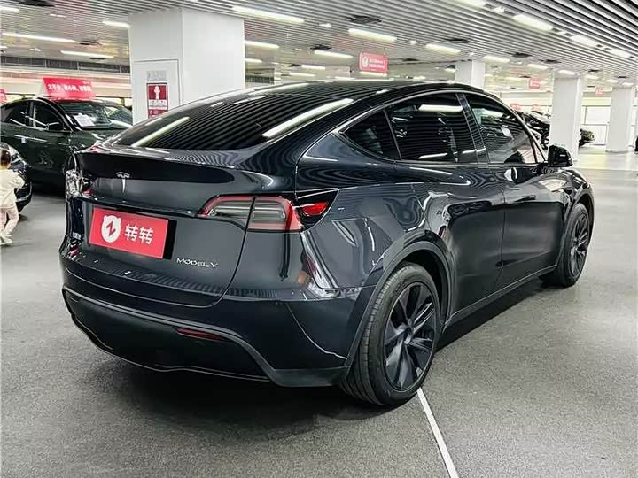 Фото 4 - Tesla Model Y