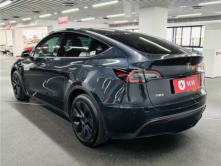 Фото 6 - Tesla Model Y