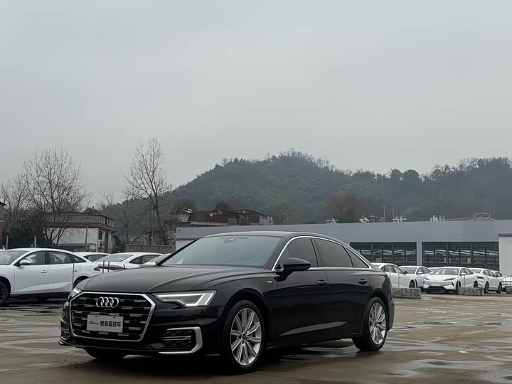 Фото 1 - Audi A6L
