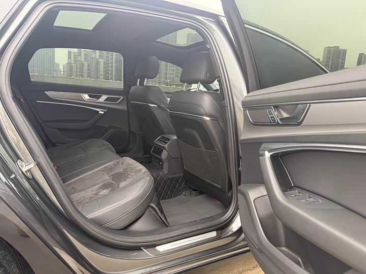 Фото 5 - Audi A6L