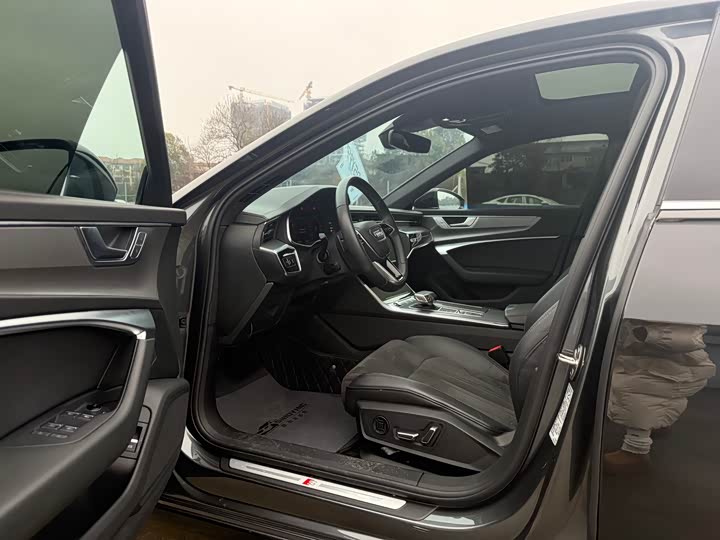 Фото 6 - Audi A6L