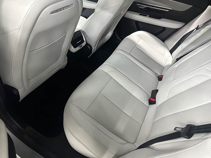 Фото 6 - XPeng P7