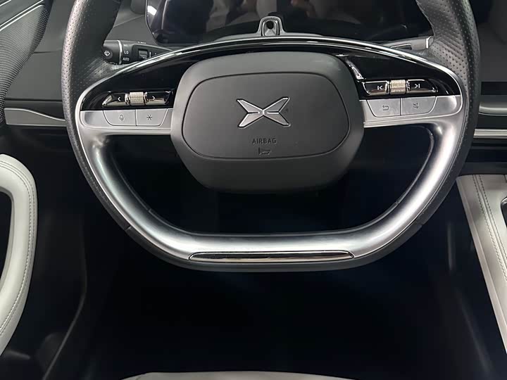 Фото 8 - XPeng P7