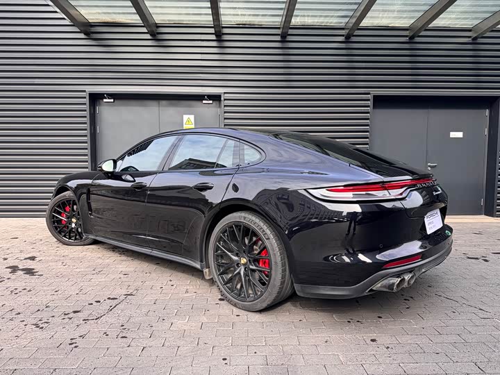 Фото 7 - Porsche Panamera