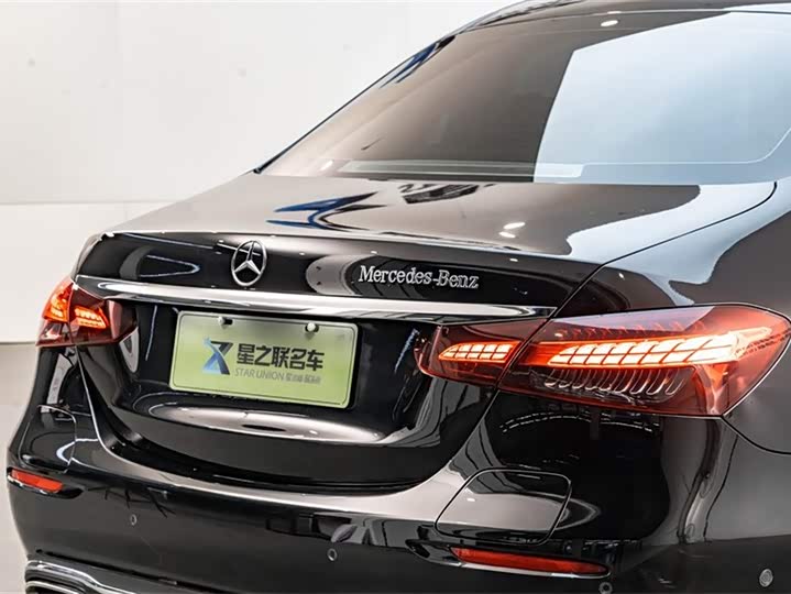 Фото 9 - Mercedes-Benz E-Class Hybrid