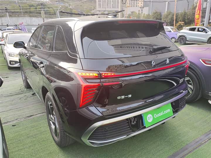 Фото 5 - Hongqi HS3