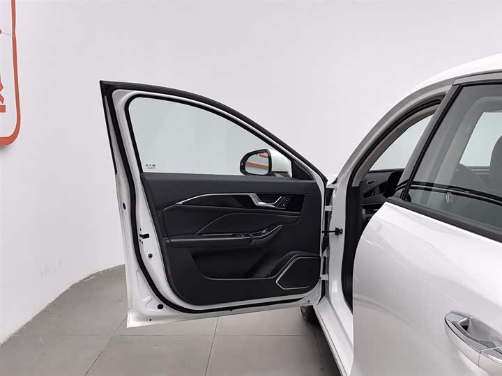 Фото 8 - Bestune B70