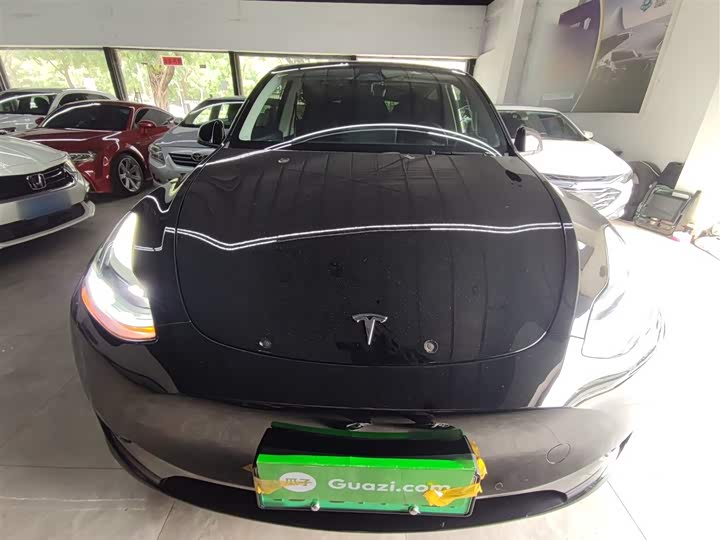 Фото 3 - Tesla Model Y