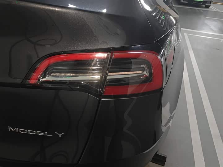 Фото 8 - Tesla Model Y