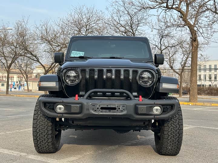 Фото 2 - Jeep Wrangler