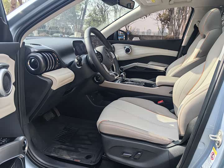 Фото 4 - BYD Yuan Plus