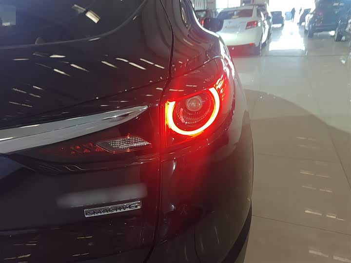 Фото 8 - Mazda CX-4