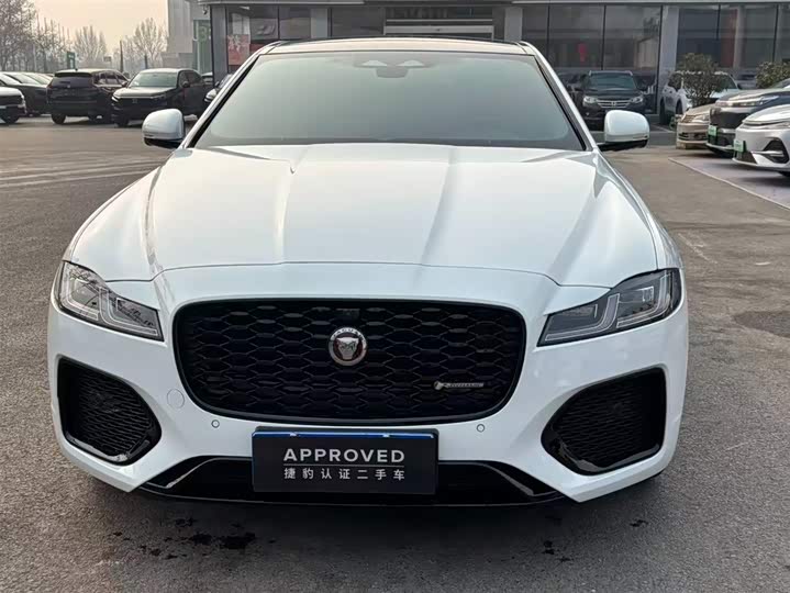 Фото 2 - Jaguar XF L
