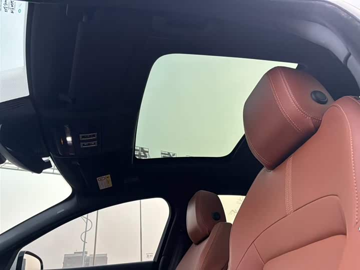 Фото 7 - Jaguar XF L