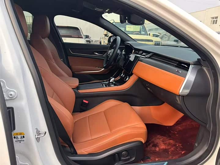 Фото 9 - Jaguar XF L