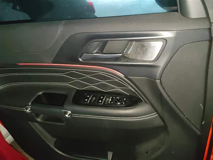 Фото 7 - Tank 300