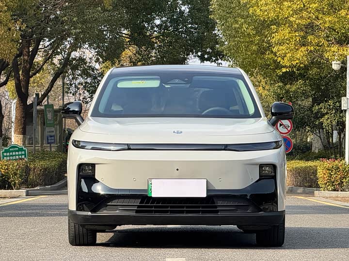 Фото 2 - Leapmotor B10