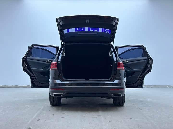 Фото 7 - Volkswagen Tharu