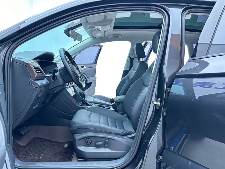 Фото 8 - Volkswagen Tharu