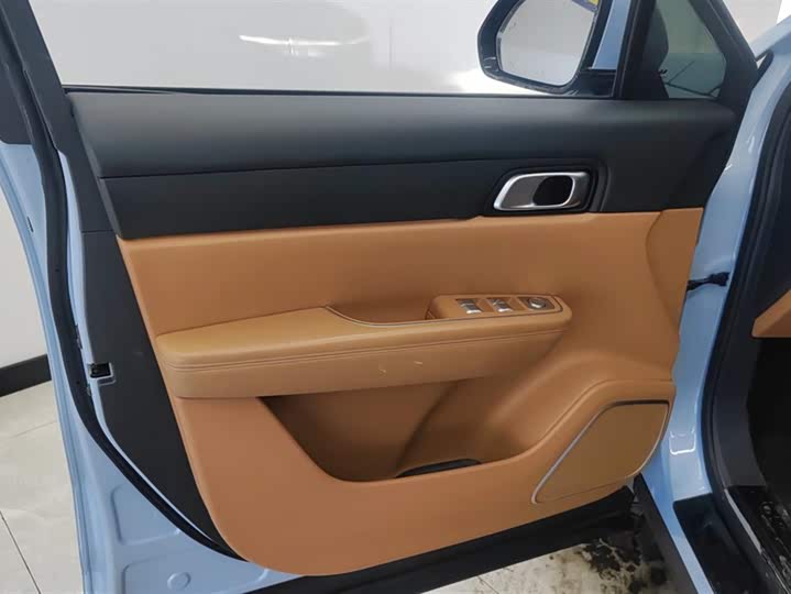 Фото 7 - LiXiang One