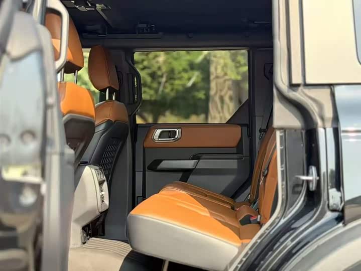 Фото 6 - Ford Bronco