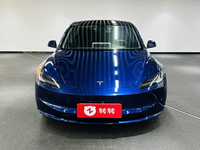 Фото 2 - Tesla Model 3