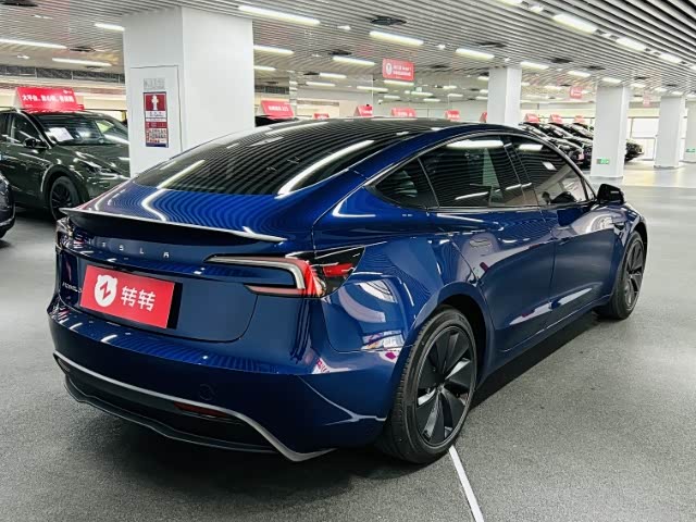 Фото 4 - Tesla Model 3