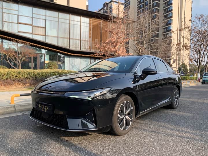 Фото 1 - XPeng P5